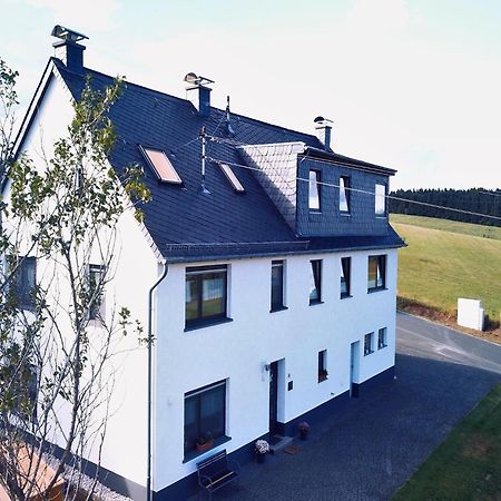 Beautiful Holiday Home Ideal For Hikers Kleinlangenfeld Luaran gambar